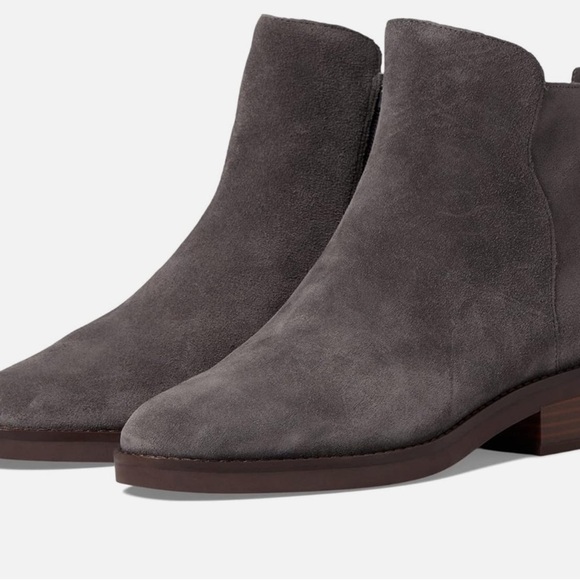 Cole Haan River Chelsea Bootie Suede Sz 6B - Picture 2 of 8